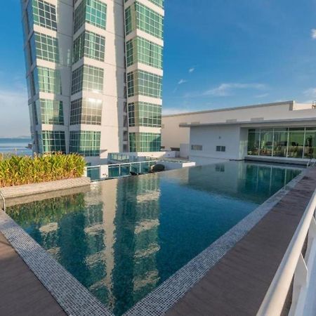 Loft Pano Seaview Suite 2 Bedroom By The Only Bnb Jelutong Exteriör bild