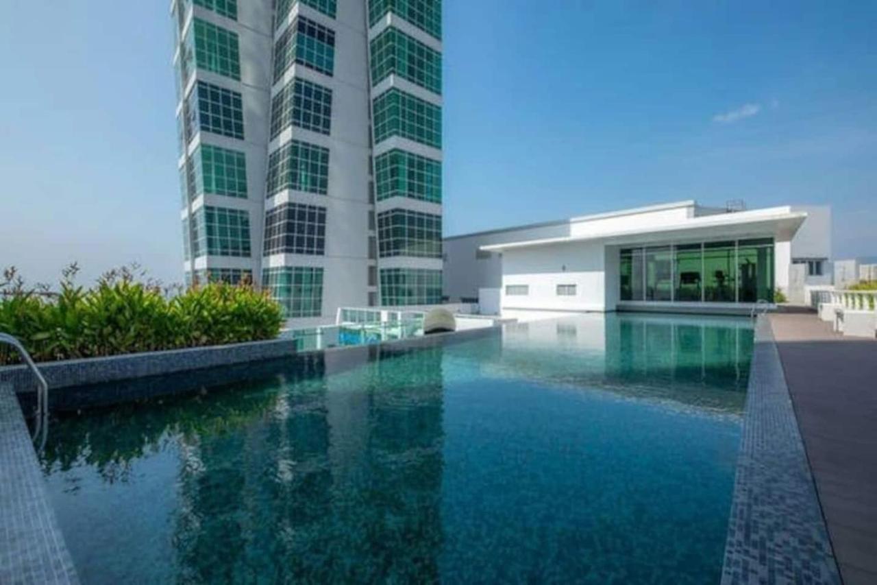 Loft Pano Seaview Suite 2 Bedroom By The Only Bnb Jelutong Exteriör bild