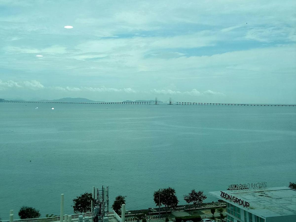 Loft Pano Seaview Suite 2 Bedroom By The Only Bnb Jelutong Exteriör bild
