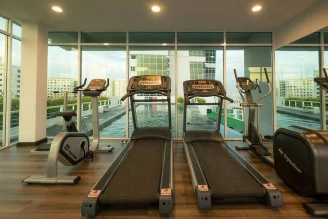 Loft Pano Seaview Suite 2 Bedroom By The Only Bnb Jelutong Exteriör bild