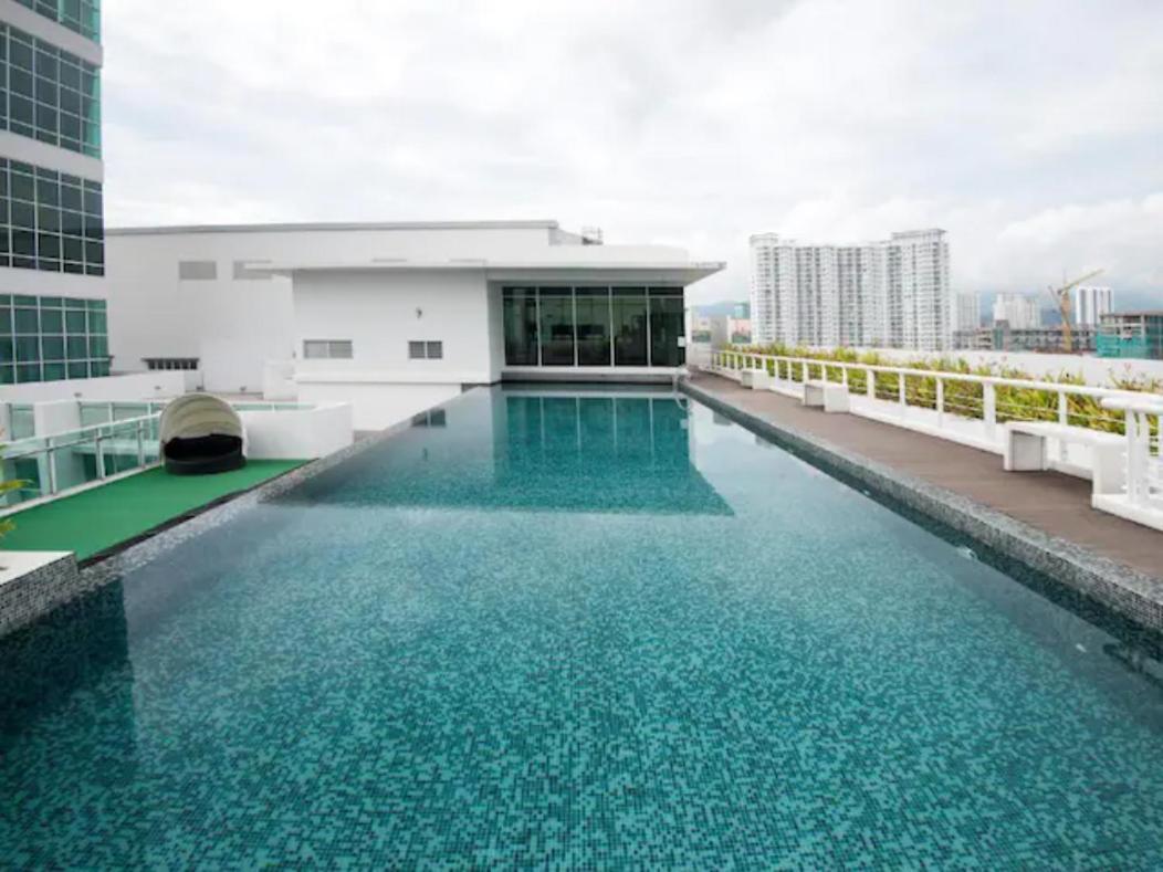 Loft Pano Seaview Suite 2 Bedroom By The Only Bnb Jelutong Exteriör bild