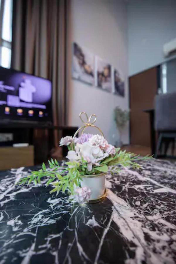 Loft Pano Seaview Suite 2 Bedroom By The Only Bnb Jelutong Exteriör bild