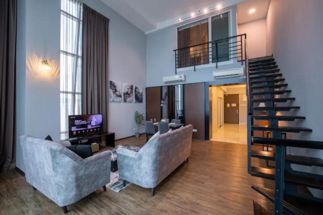 Loft Pano Seaview Suite 2 Bedroom By The Only Bnb Jelutong Exteriör bild